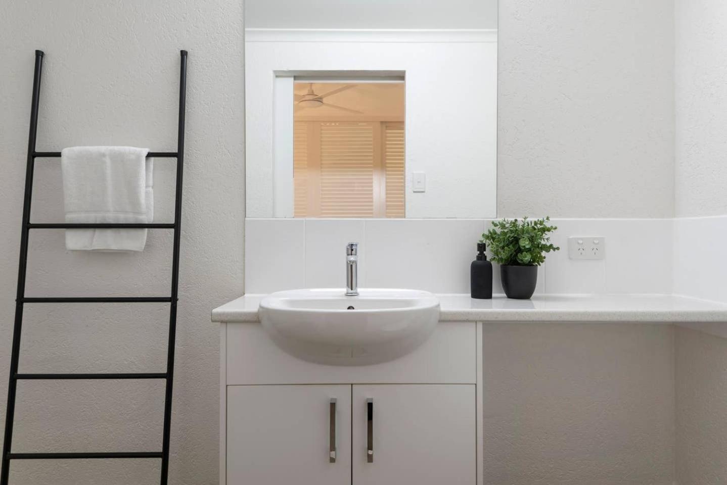 Ocean Palms Apartments Port Douglas Ngoại thất bức ảnh